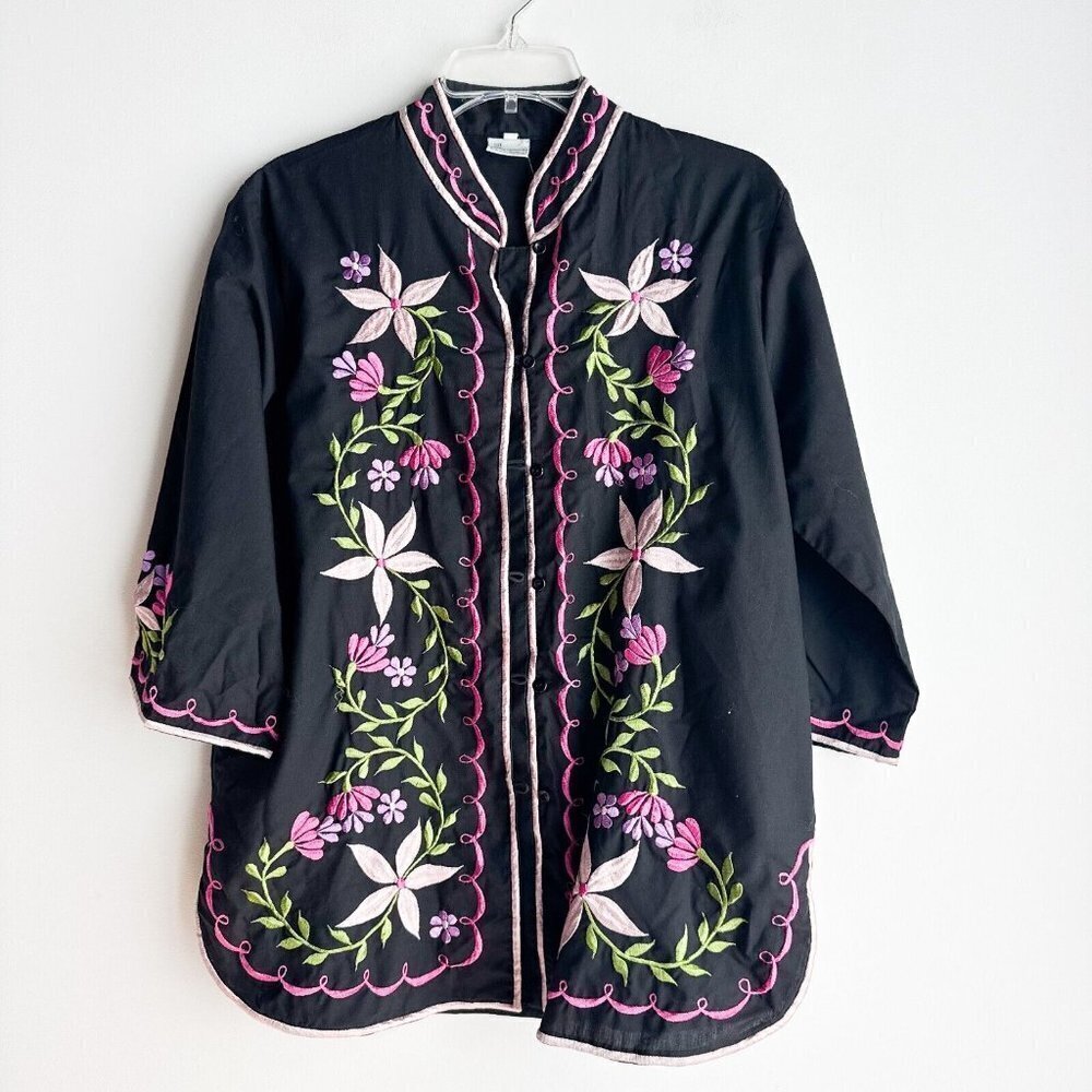 Caro of Honolulu Black Button down Embroidered Long Sleeve Shirt M